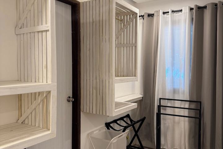 Room 3 of 37