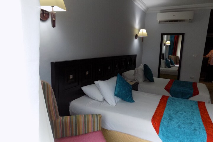 Room 10 of 89