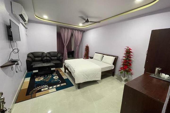 Room 2 of 12
