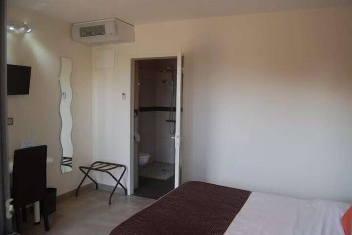 Room 11 of 61