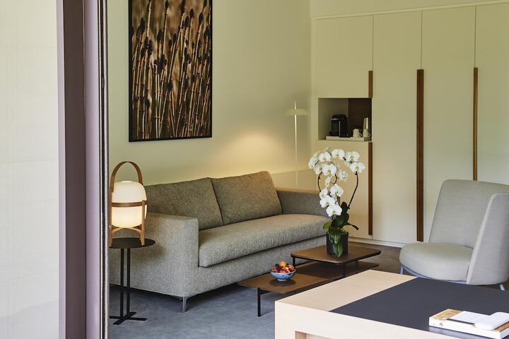 Room 43 of 182