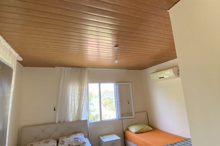 Room 21 of 104