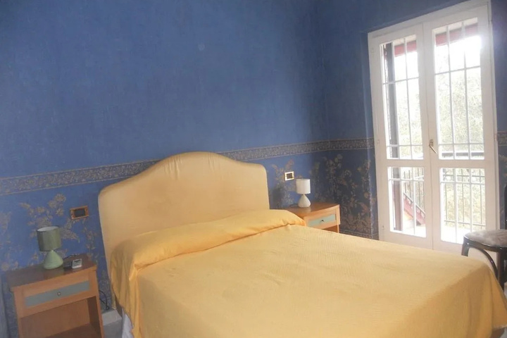 Room 3 of 18