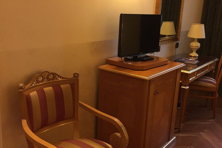 Room amenity