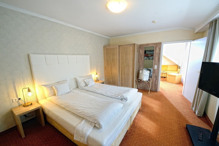 Room 16 of 81