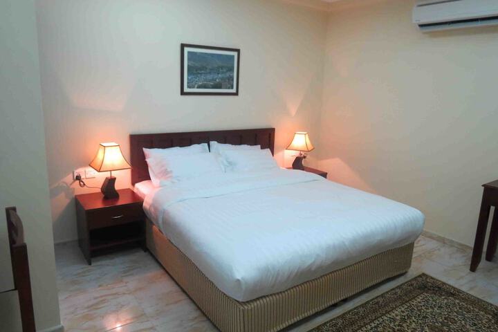 Room 6 of 33