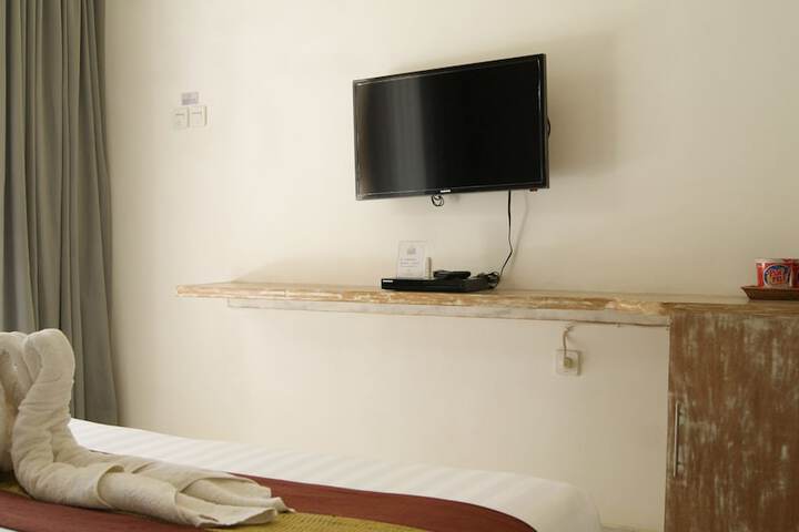 Room 13 of 36