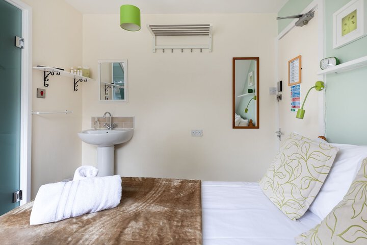 Room 8 of 47