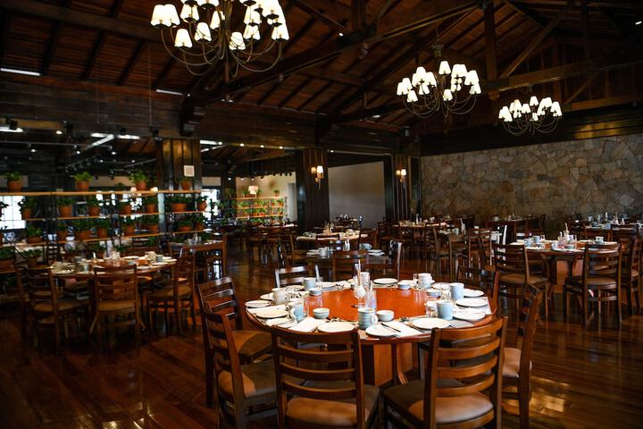 Dining 103 of 149