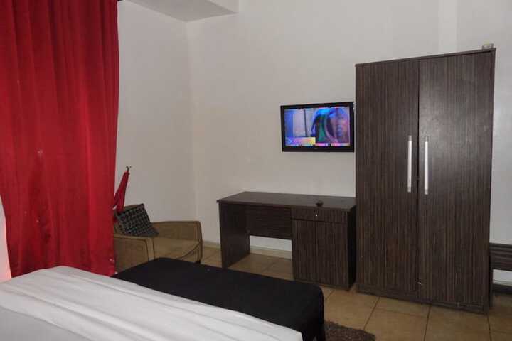 Room 3 of 13
