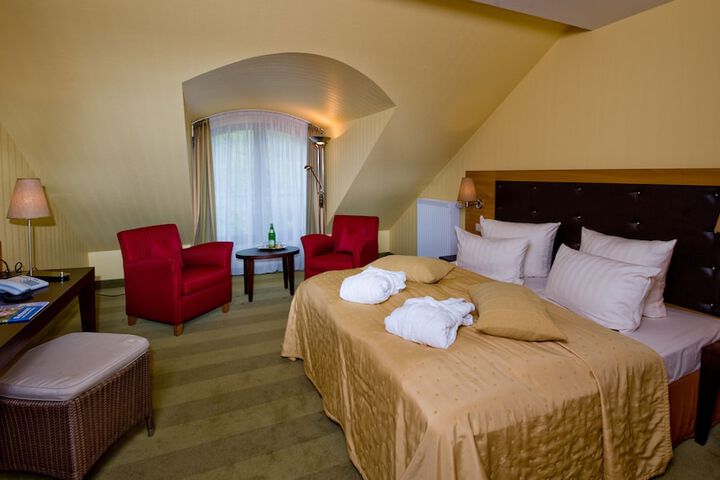 Room 3 of 46