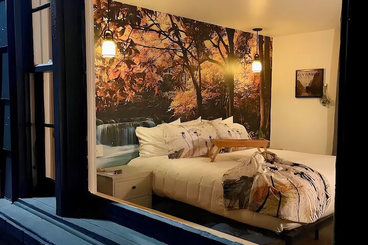 Room 3 of 89