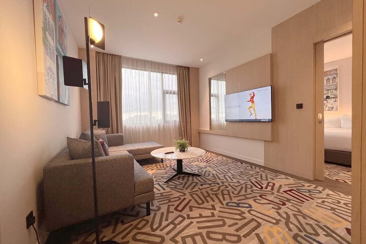 Room 21 of 53