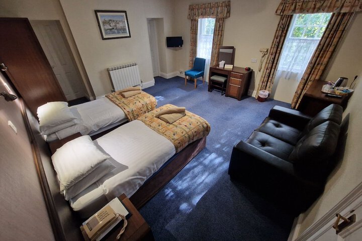 Room 16 of 36