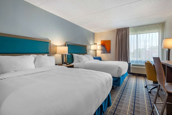 Efficiency Suite 2 Double Beds (2 of 7)