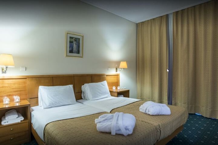 Room 14 of 34