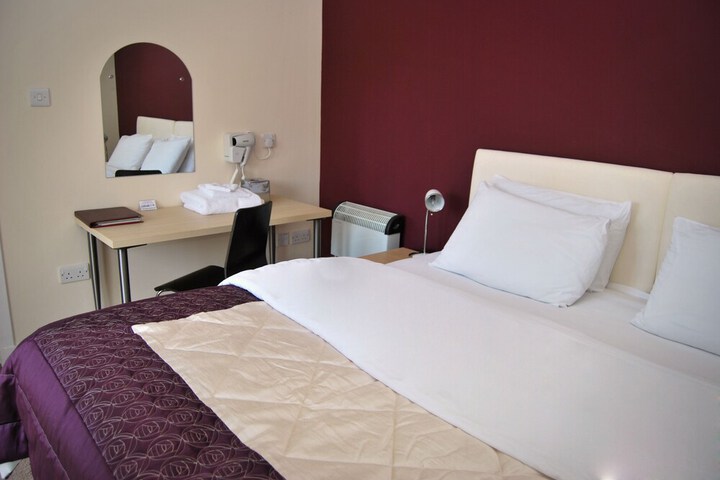 Room 9 of 30