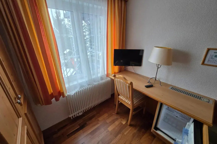 Room 2 of 21