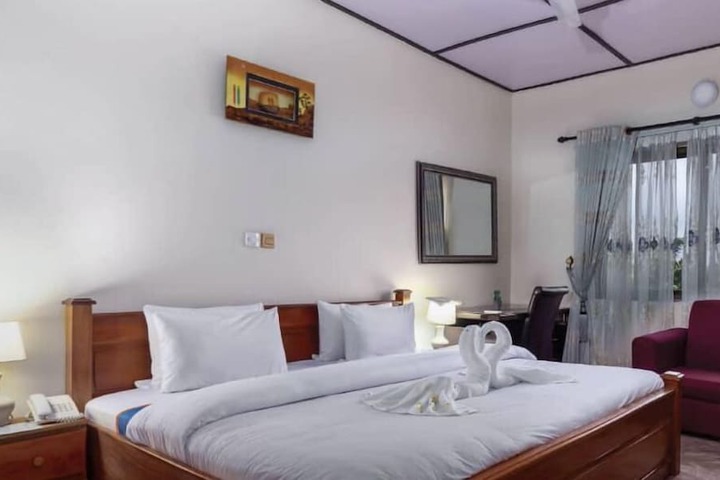 Room 5 of 23