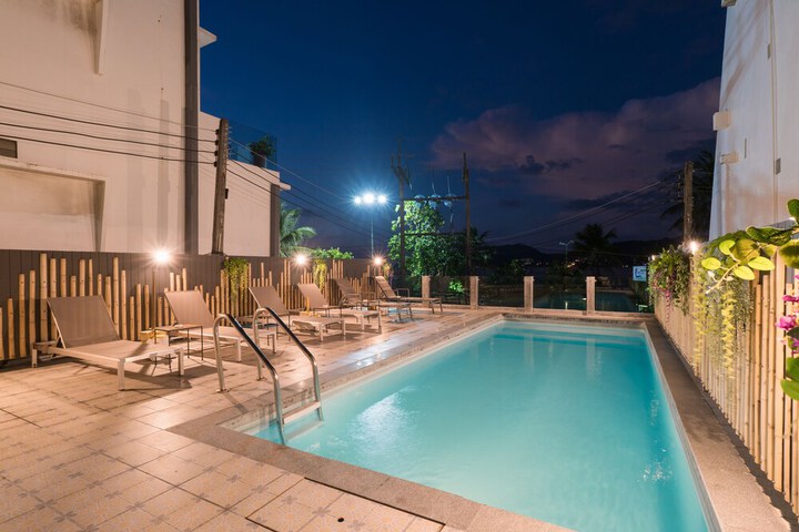 Pool 80 of 102