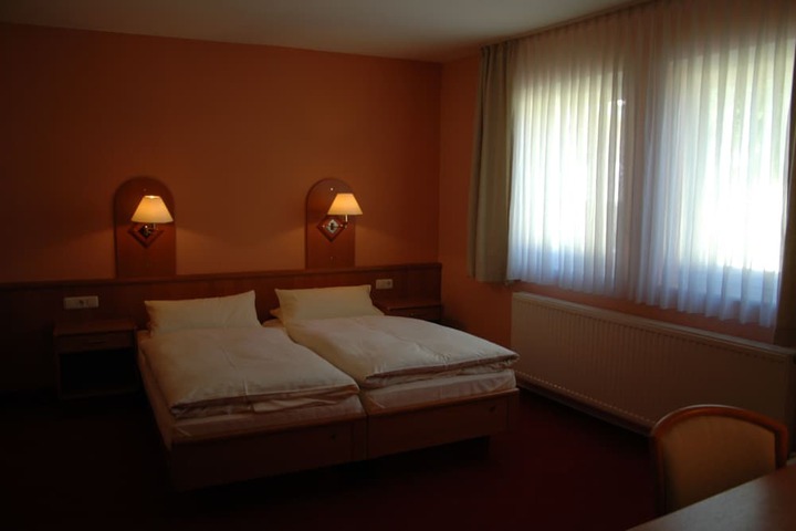 Room 12 of 47