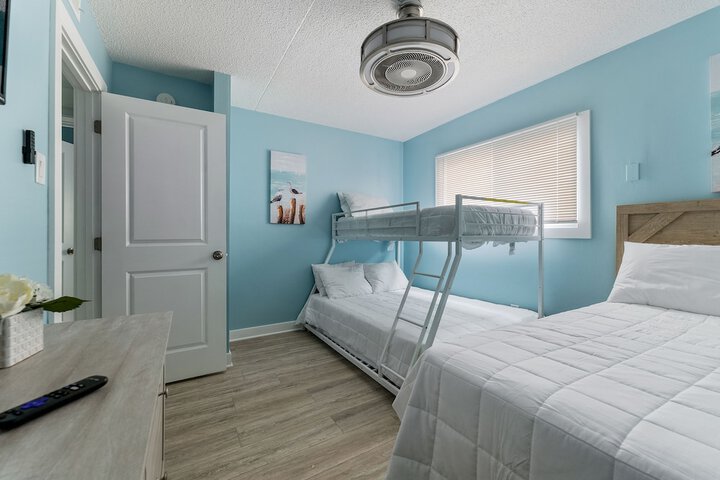 Room 4 of 38