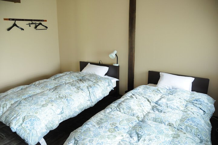 Room 4 of 42