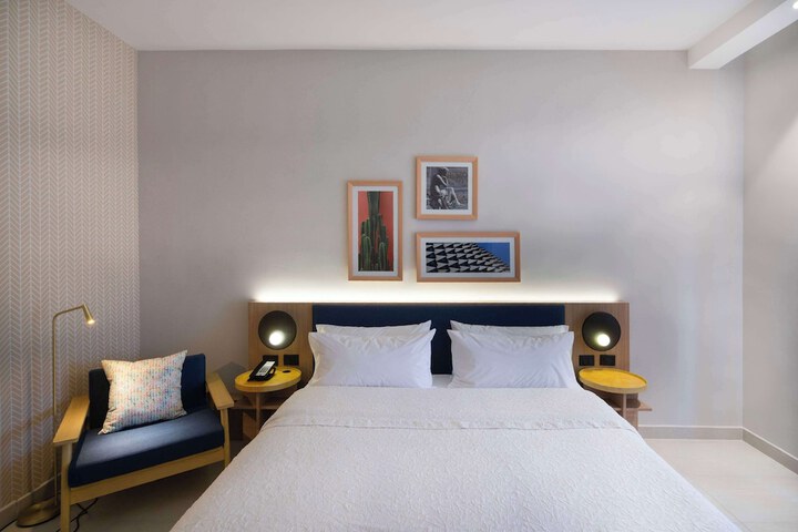 Room 42 of 129