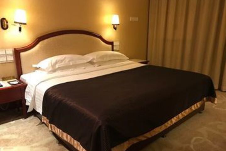 Room 27 of 43