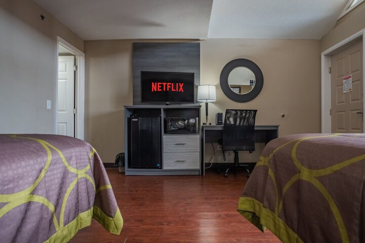 2 Queen Beds Oversized Room (1 of 15)