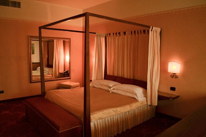 Room 10 of 110