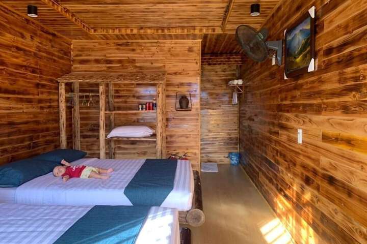 Room 5 of 14