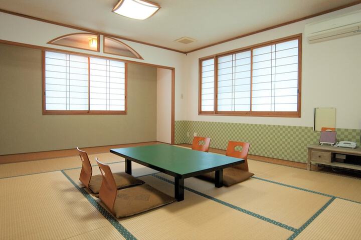 Room 3 of 31