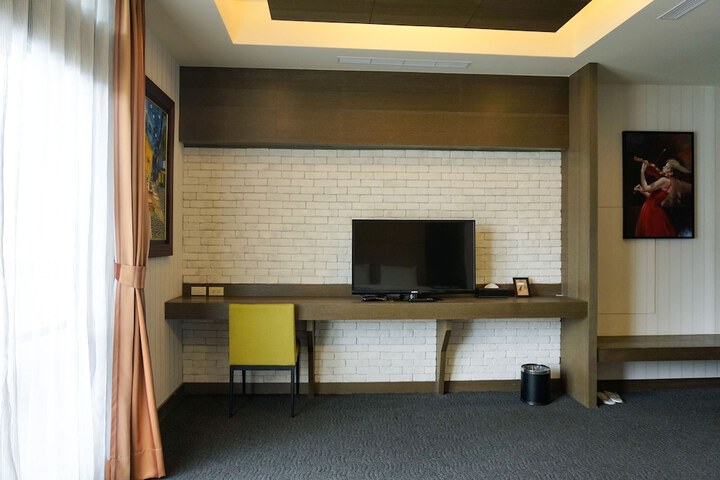 Room 14 of 53