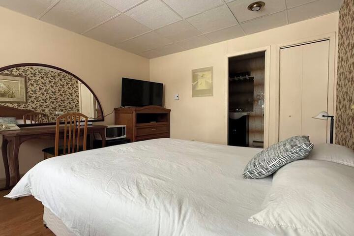 Room 22 of 42