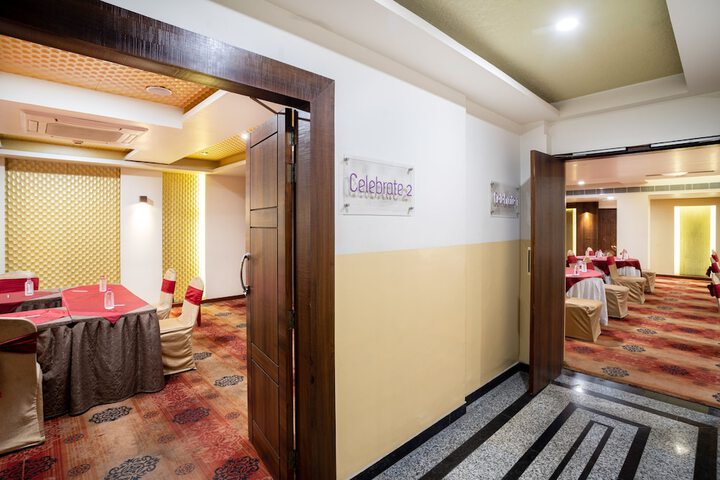 Ballroom/Hall 37 of 48
