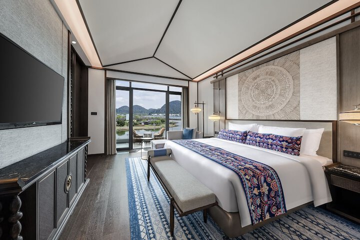 Room 15 of 49
