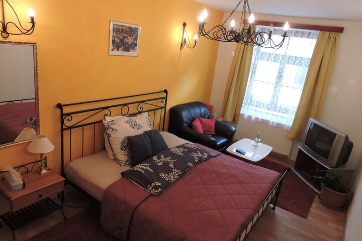 Room 6 of 44
