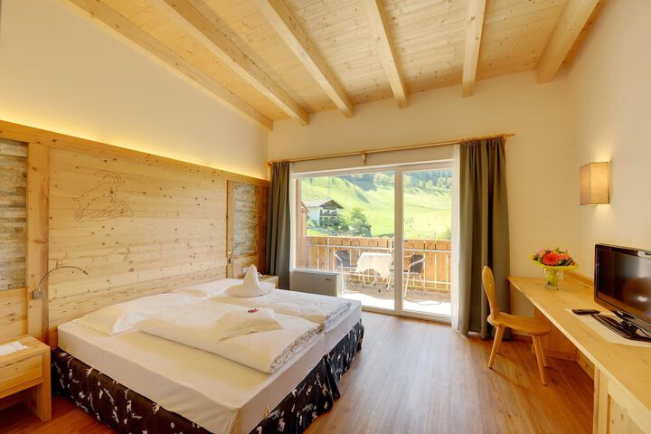 Room 4 of 37