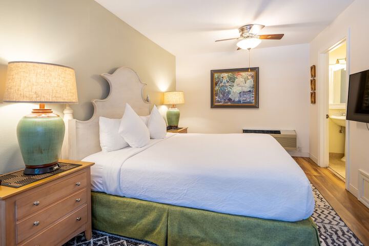 Room 32 of 106