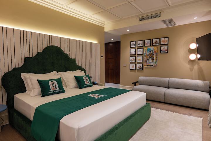Room 15 of 128