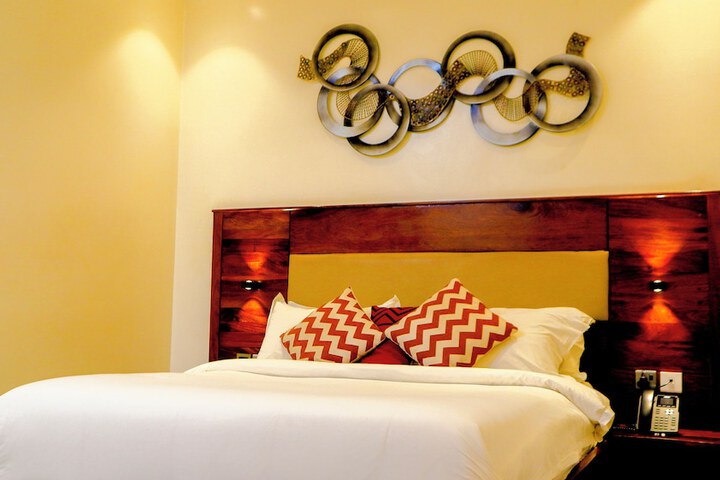 Room 13 of 52