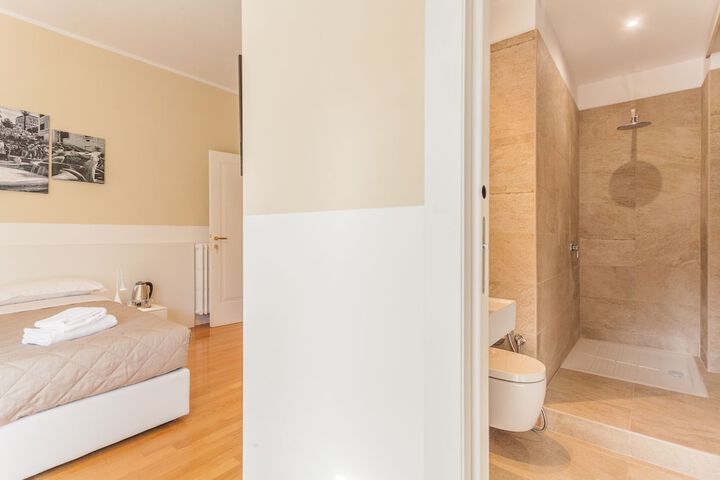 Room 16 of 42