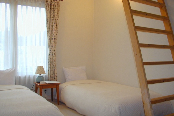 Room 4 of 31