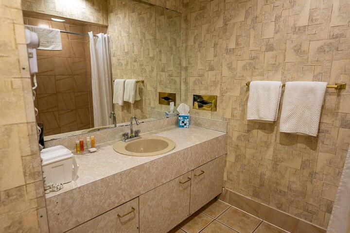 Room 267 of 293