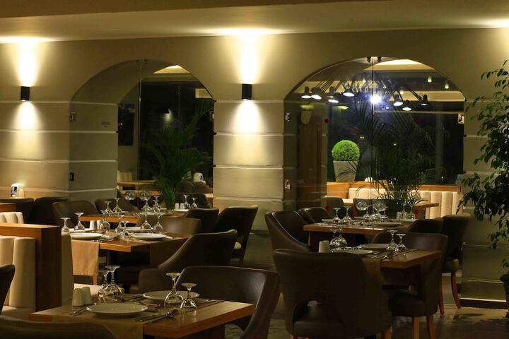 restaurant cafeteria