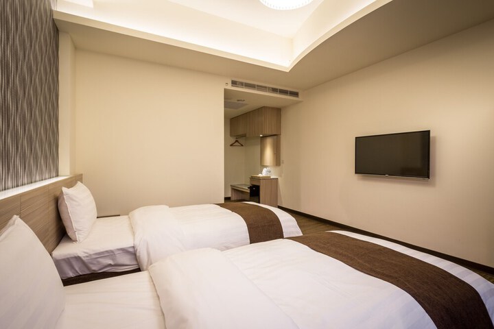 Room 14 of 35
