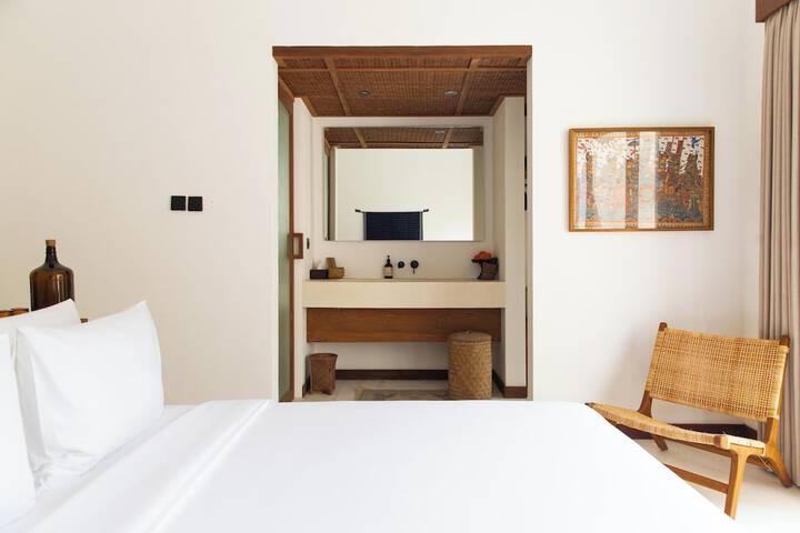Room 4 of 56
