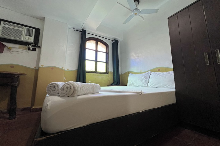 Room 22 of 46