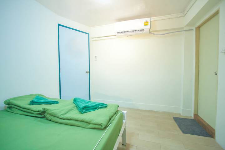 Room 26 of 76